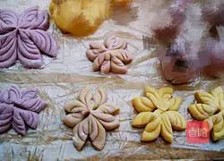 Illustration of how to make flower steamed buns 6