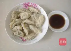 Illustration of how to make pork and green onion dumplings 5