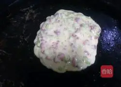 Illustration of how to make sausage and egg breakfast cake 9