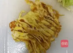 Illustration of how to make fried egg noodles 1