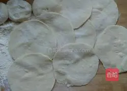 Illustration of how to make moss buns 6