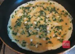 Illustration of how to make green onion omelette 3
