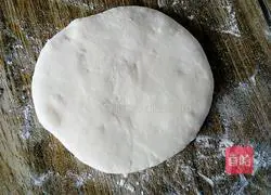 Illustration of how to make dough sugar cakes 13