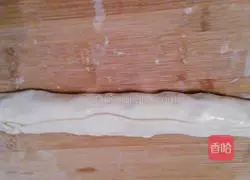 Illustration of how to make crispy scallion pancakes 13