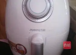 Illustration of how to make golden steamed buns 4