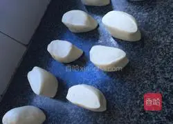 Illustration of how to make cakes with hands 7