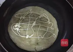Illustration of how to make bacon cheese hand pancakes 8