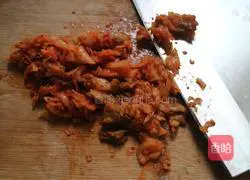 Korean Spicy Illustration of how to make cabbage fried rice 1