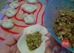 Illustration of how to make green radish and pork dumplings 7