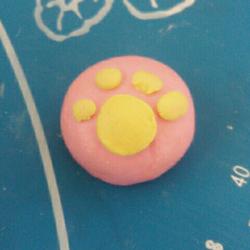 Cute Cat Claw Rice Balls with Fruit and Vegetables