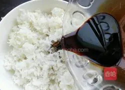 Illustration of how to make soy sauce fried rice 4