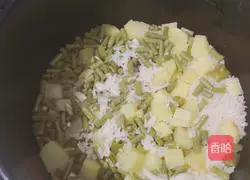 Illustration of the recipe for braised rice with cowpeas and potatoes 8