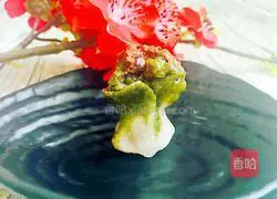 Illustration of how to make steamed buns with cabbage stuffed with bean paste 11