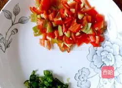 Illustration of how to make noodles with double pepper and pork 2