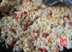 Illustration of how to make egg fried rice 2