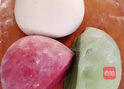 Illustration of how to make colorful dumplings 1