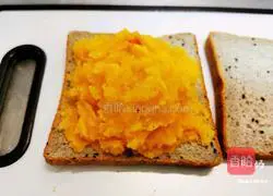 Illustration of how to make strawberry sandwich breakfast (Christmas occasion) 6