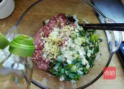 Illustration of how to make mutton dumpling stuffing 5