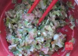 Illustration of how to make green pepper meatloaf 4