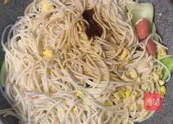 Illustration of how to make flavored fried noodles 4