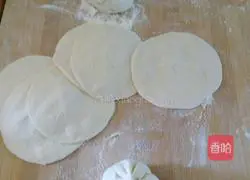 Illustration of making steamed buns with meat and beans in sauce 8