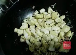 Illustration of how to make fried steamed buns 8