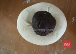 Illustration of how to make longevity peach with vegetable juice (flower buns) 5