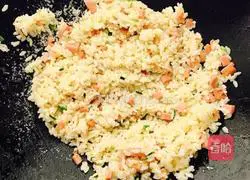 Illustration of how to make egg fried rice 3