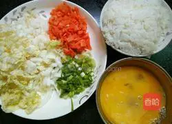 Illustration of how to make carrot, cabbage and egg fried rice 3