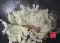 Cucumber Noodle Soup Recipe Illustration 4