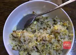 Illustration of how to make cheese fried rice for one person 10