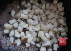 Illustration of how to make braised rice with tomatoes, grains and mushrooms 3