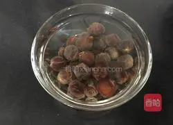 Illustration of how to make longan glutinous rice balls 1