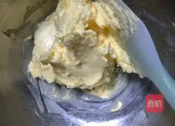 Illustration of how to make coconut cake 4