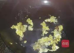 Illustration of how to make egg fried rice 4