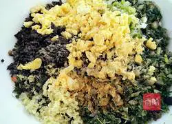 Illustration of how to make shepherd's purse vegetarian dumpling stuffing 5