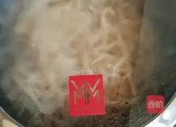 Illustration of how to make bacon fried pancakes 11