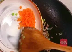 Illustration of homemade spicy cabbage fried rice 4