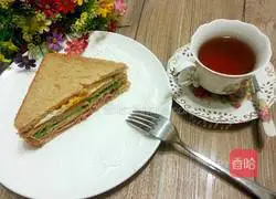 Illustration of how to make egg salad sandwich 15