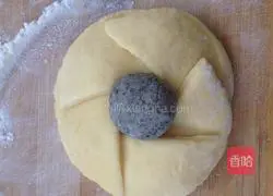  Illustration of how to make two-color flower steamed buns 16