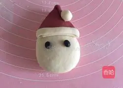 Illustration of how to make Santa Claus steamed buns 17