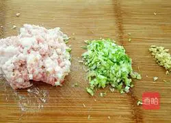 Illustration of how to make eggplant meat buns 5