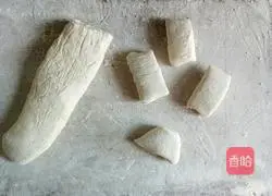 Illustration of how to make dumplings stuffed with chives and fungus 8