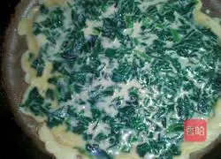 Illustration of how to make egg pancakes with cucumber 6