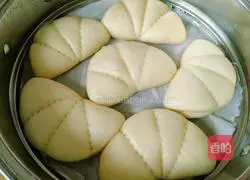 Illustration of how to make lotus leaf steamed buns 12