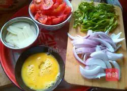 Illustration of how to make fried noodles with tomatoes and eggs 2