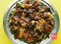 Illustration of how to make noodles with celery and big meat 4