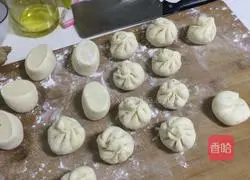 Illustration of how to make eggplant buns 3