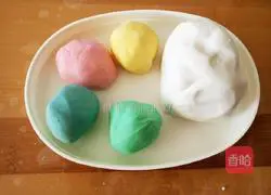 Illustration of how to make rainbow glutinous rice balls 7