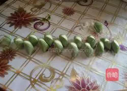 Illustration of how to make Jade Dumplings (Chives and Pork Filling) 6